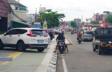 Trotoar Rp21 Miliar...