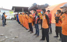 Tim SAR Kerahkan Tujuh...