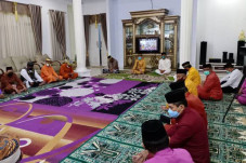 Jelang Awal Ramadan,...