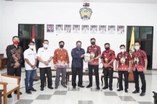 Bawaslu Gowa Kembalikan...