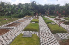 101 Lubang Makam Cadangan...