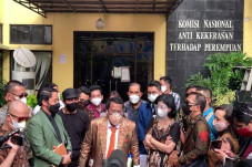 Diancam Hotma Sitompul,...