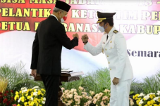 Lantik Bupati Kudus,...