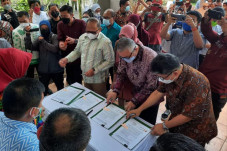 Disperkim Makassar Target...