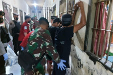 Sejumlah Benda Berbahaya...