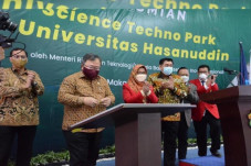 Kementeriannya Dilebur,...