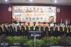 Orasi di Wisuda UNM,...