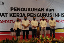 Didapuk Menjadi Ketua...