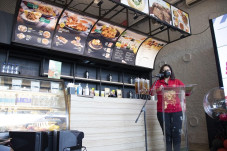 Garuda Cafe, Tempat...