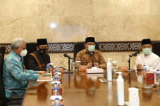 Terbatas, Masjid Istiqlal...