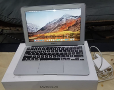 Ingin Beli Laptop MacBook...