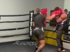 Devin Haney Patahkan...
