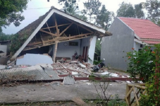 Pemerintah Pusat Bantu...