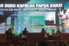 Bedah Buku Kapolda Papua...