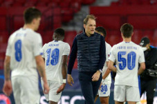 Chelsea Lolos, Thomas...