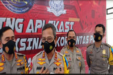 Layanan SIM Online di...