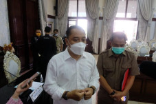 Wali Kota Surabaya Fasilitasi...