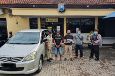 Pria Ini Lebaran di...