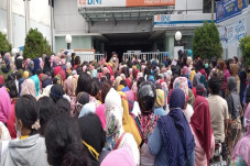 Ricuh Penerimaan Bantuan...