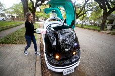Mobil Otonom Imut dan...
