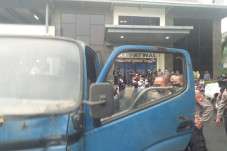 Terkuak, Mobil Derek...