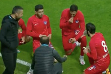 Tak Hanya Pemain Divisi...