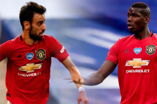 Pogba Nikmati Main Bareng...
