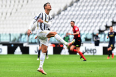 Bikin Resah, Ronaldo...