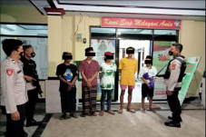 Blokir Jalan untuk Balap...