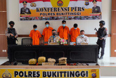 Pegawai Lapas Kelas...