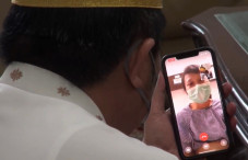 Video Call dengan Perawat...