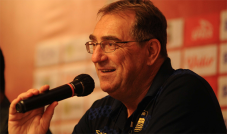 Pelatih Persib Waspadai...