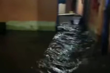 Tanggul Jebol Penyebab...