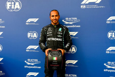 Hamilton Senang Dapat...
