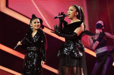 Tampil Duet, Marion...