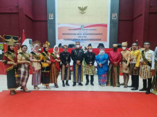 Usia 18 Tahun, Yaumil...