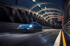 Porsche Gunakan Perangkat...