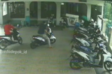 Pura-pura Berwudhu,...