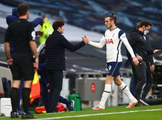 Comeback Tottenham atas...