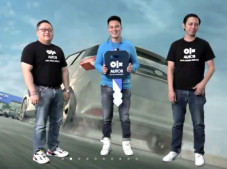 Bukan Mobil Dua Pintu,...
