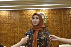Ketimbang Bikin Resah,...