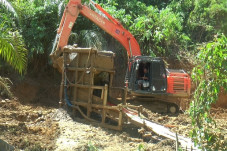 Menambang Emas secara...