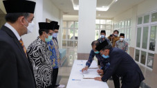 Lantik Wakil Rektor,...