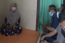 Istri Serda Guntur Kru...