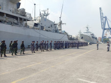 Ratusan Prajurit TNI...