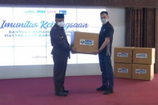 MNC Peduli Serahkan...
