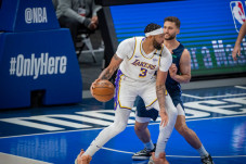 Lakers Kalah Tiga Kali...