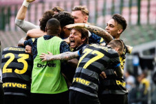Scudetto dalam Genggaman,...