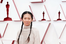 Raih Oscar, Chloé Zhao...