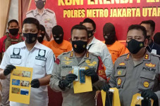13 Kali Beraksi, Polisi...
